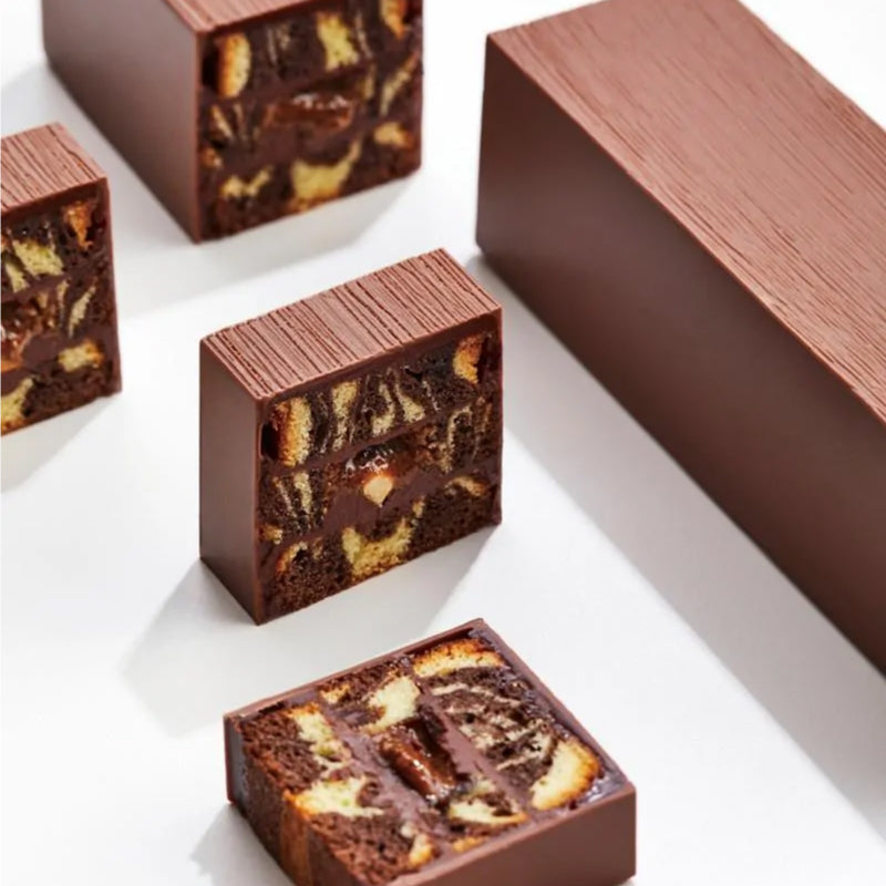 Travel cake by Garuharu