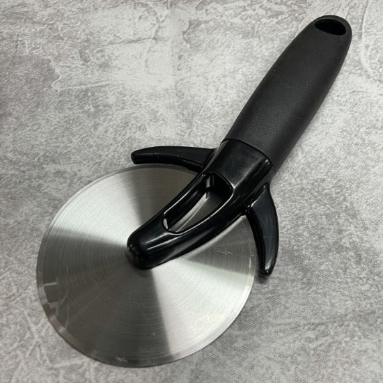 Pizza cutter