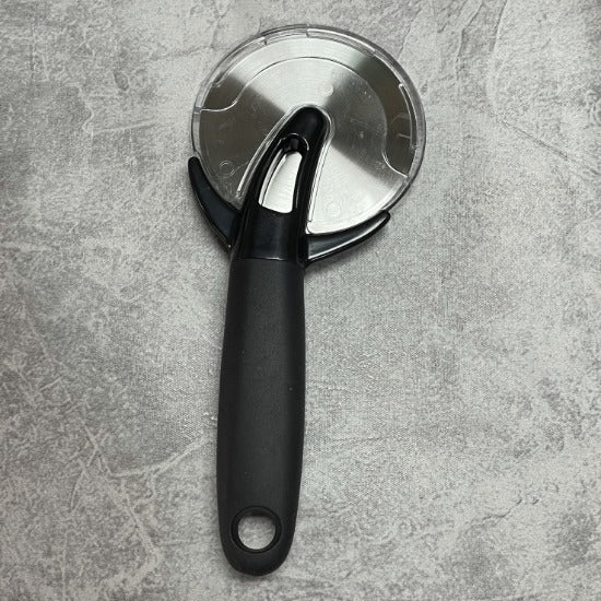 Pizza cutter